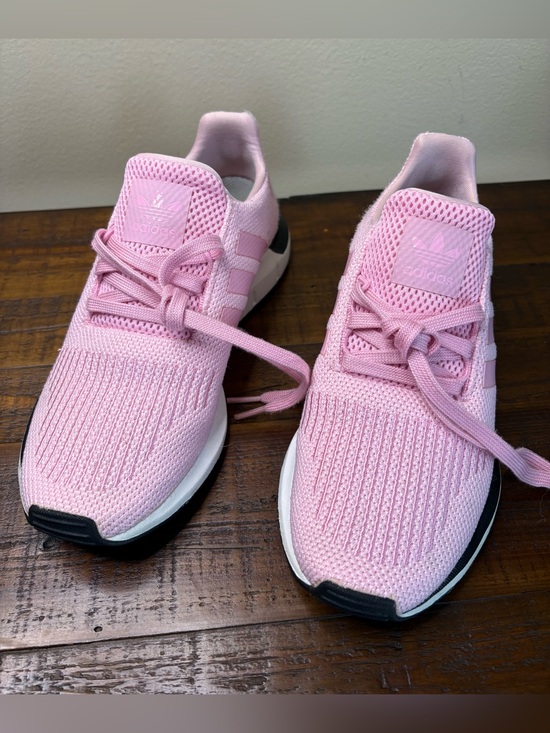 adidas Shoes - Women’s Size 6 Adidas Originals Swift Run Shoe , True Pink